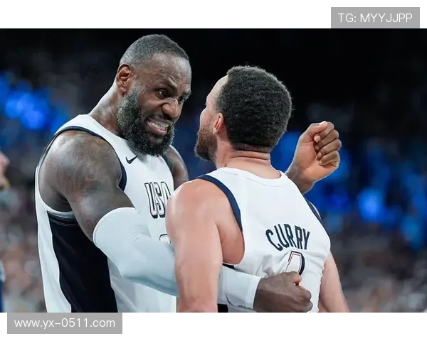 詹姆斯复出带领湖人迎战勇士 库里状态火热两队激烈碰撞引爆全场